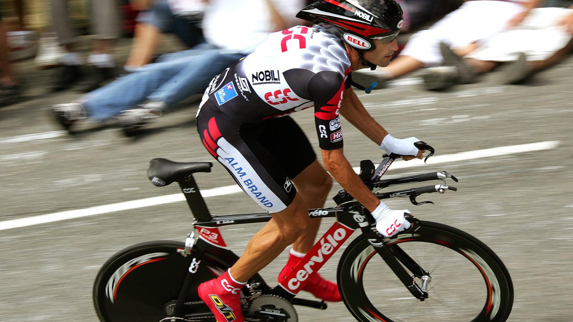 开云综合服务-【数据驱动战术】大数据分析让教练更懂比赛节奏，大数据驱动的实例