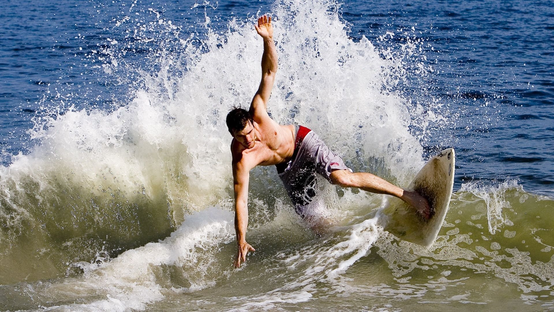 开云体育官网-跑跑卡丁车“极速穿越”大赛，速度PK比拼极限，跑跑卡丁车越级挑战